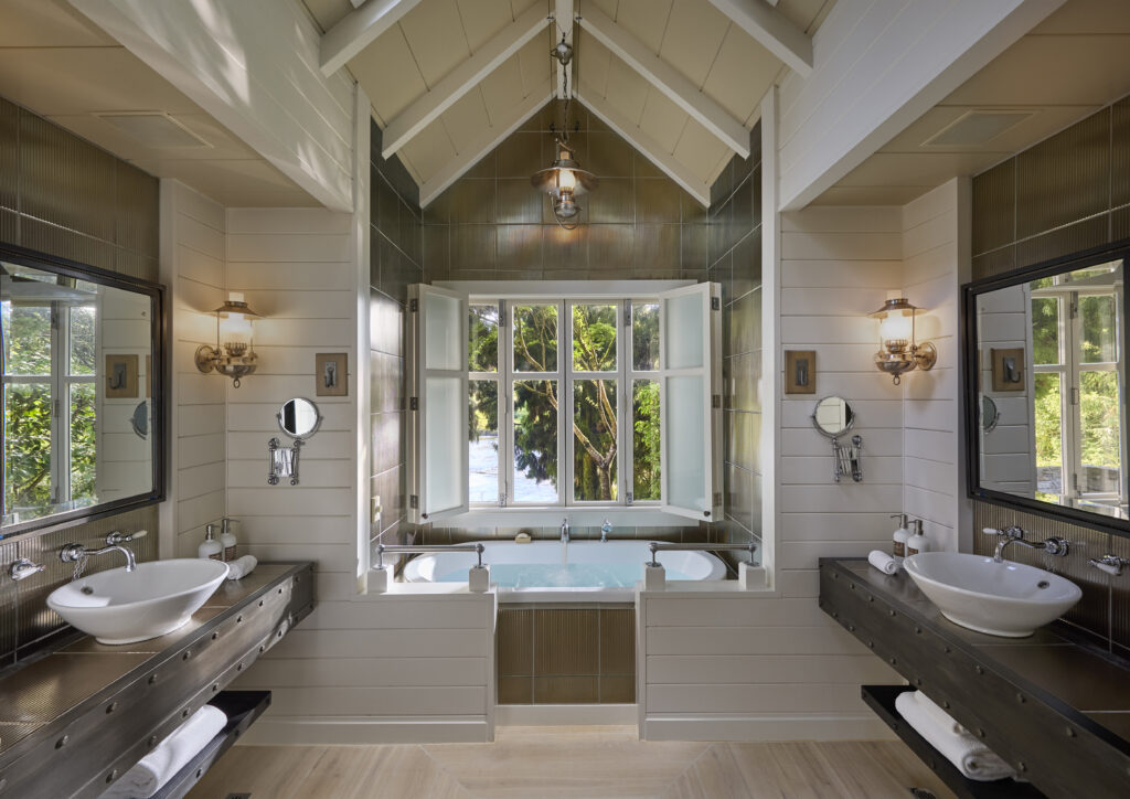 Huka Lodge SOLHR-alex-van-heeren-cottage-bathroom